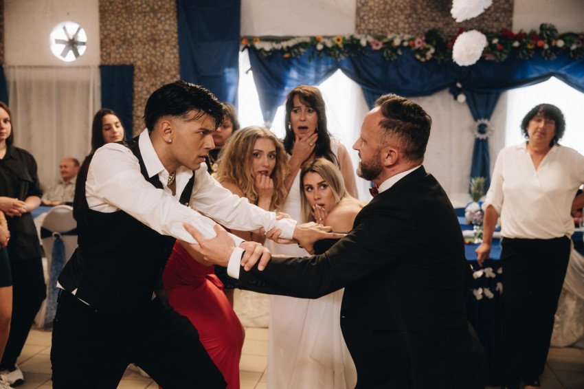 Kandráč prebral Bendigovi nevestu Heidi Janku! Nový klip “Čardáše” plný vášne, zrady a bitky Kandráč prebral Bendigovi nevestu Heidi Janku! Nový klip “Čardáše” plný vášne, zrady a bitky