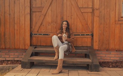 Prvý slovenský country‑pop v singli Život je teraz od Kristíny Vreckovej