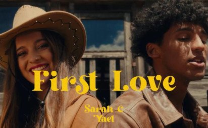 Sarah C a Yael spievajú o svojej "First Love”, singel pokrstil jej nové EP!