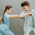2FACES: Mladé popové duo, ktoré prináša radosť aj odkaz Zahoď starosti