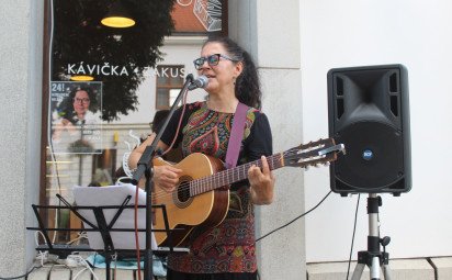 Čo sa deje v Trnave vždy dvadsiateho štvrtého? Mierové posolstvo a koncert na ulici