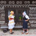 Povedačky na pavlači spestria návštevu Objektov ľudovej architektúry v Čičmanoch