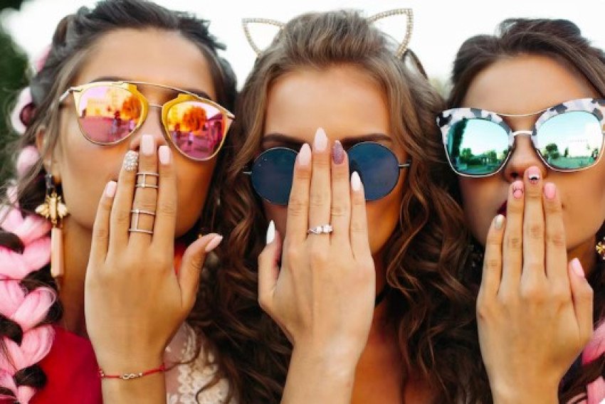 Letná manikúra: Trendy, tipy a inšpirácie pre žiarivé nechty Letná manikúra: Trendy, tipy a inšpirácie pre žiarivé nechty