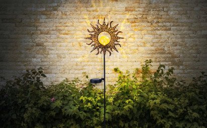 Solárne a batériové svietidlá do záhrady