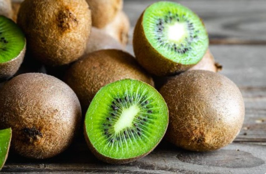 Pestovanie kiwi na Slovensku: Exotické ovocie aj z vašej záhrady Pestovanie kiwi na Slovensku: Exotické ovocie aj z vašej záhrady
