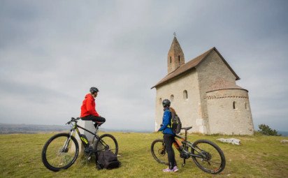 Nitriansky kraj láka na splav Dunaja, výstup na ferraty aj večer vo vinohradoch