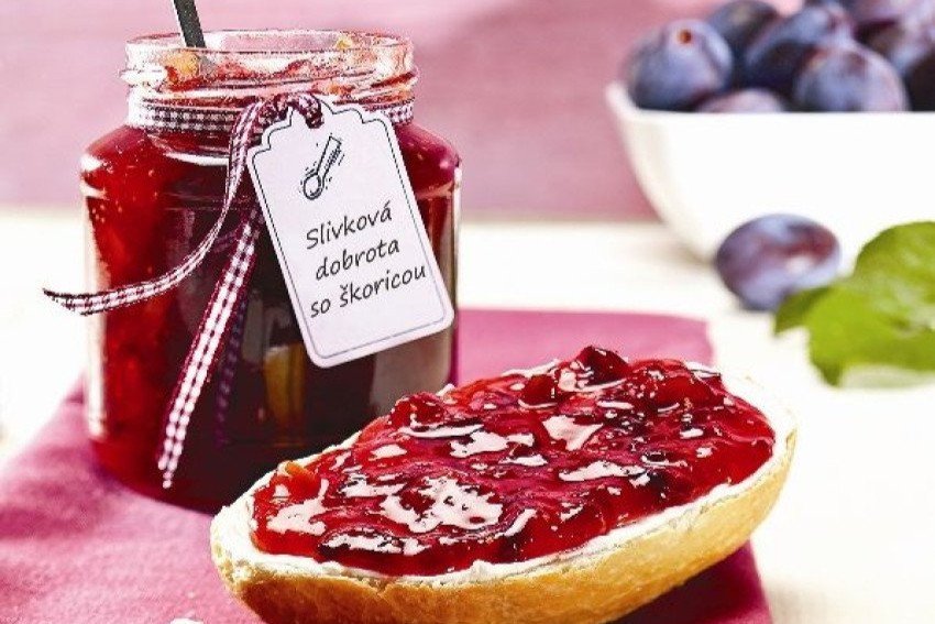 Slivková dobrota so škoricou Slivková dobrota so škoricou