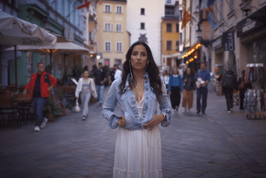 Tavaly vydáva skladbu SOM: Spoveď o prijatí a autenticite otvára jej hudobnú cestu Tavaly vydáva skladbu SOM: Spoveď o prijatí a autenticite otvára jej hudobnú cestu