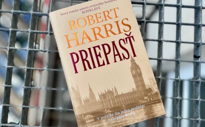 Príbeh, kde aj najmenšie rozhodnutie mení beh dejín. Robert Harris a Priepasť