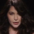 Jemná intimita medzi mužom a ženou v novinke Come Again od Celeste Buckingham