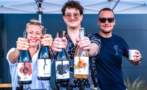 Minifestival Vlci a ruže: Autentické zážitky v srdci Malých Karpát