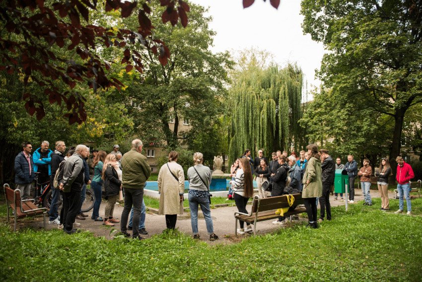 Mestá, ulice, budovy tvorené a predstavené ženami