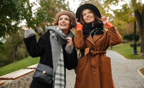 Jesenné vrstvenie oblečenia: Praktické a štýlové tipy pre pohodlnú jeseň