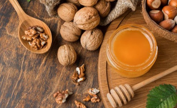 Jesenné pleťové masky: Med, orechový olej a prírodná starostlivosť