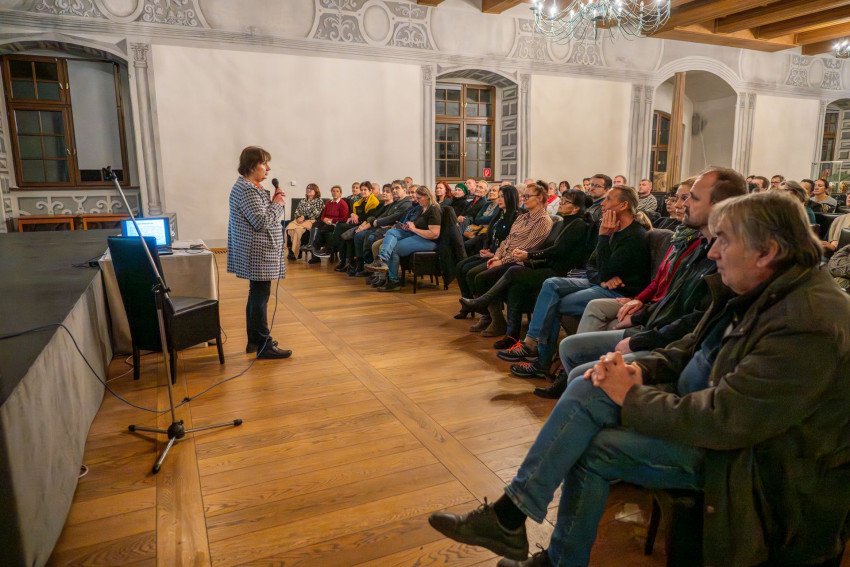 Prednáškový cyklus v Sobášnom paláci v Bytči Prednáškový cyklus v Sobášnom paláci v Bytči