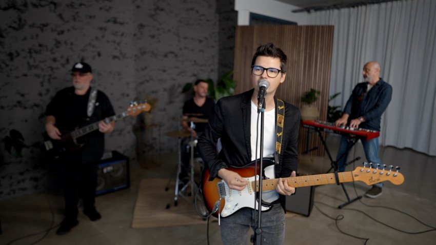 Michal Gazdík predstavuje klip k novinke Neopusť ma! Michal Gazdík predstavuje klip k novinke Neopusť ma!