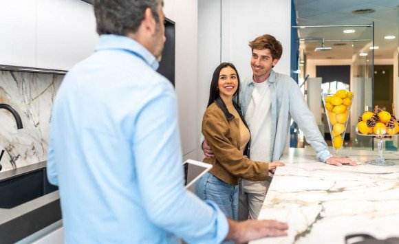 Kuchyňa na mieru: Keď sa praktickosť stretáva s dokonalým dizajnom