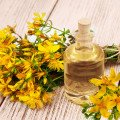 Sila skrytá v ľubovníkovom oleji - zistite, prečo ho ľudia používajú už stáročia