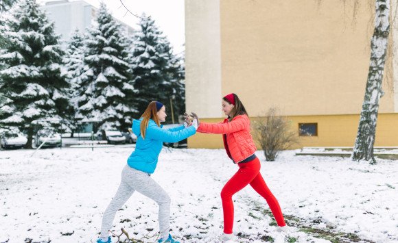 Vianočné aktivity na rozhýbanie tela: Ako si užiť sviatky aktívne a s úsmevom