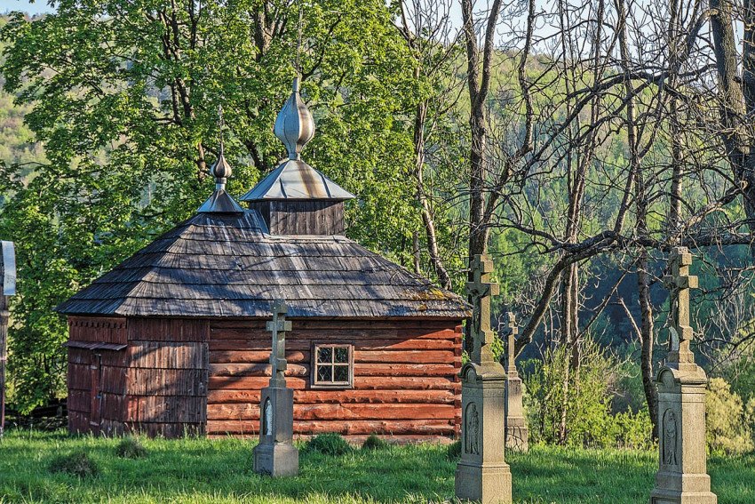 Výlet za jedinečnými Jurkovičovými vojnovými cintorínmi