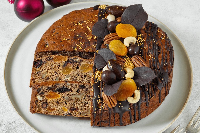 Vianočný koláč so sušeným ovocím