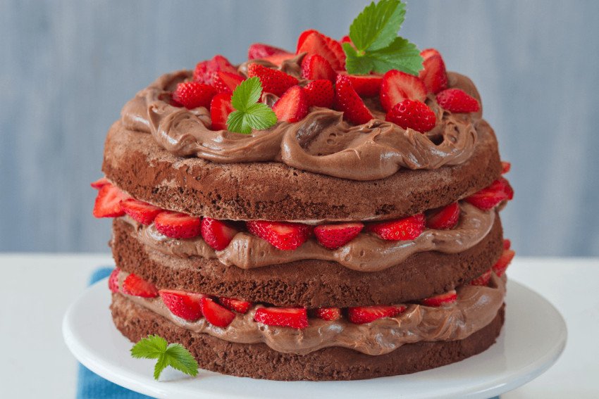 Čokoládová torta s jahodami