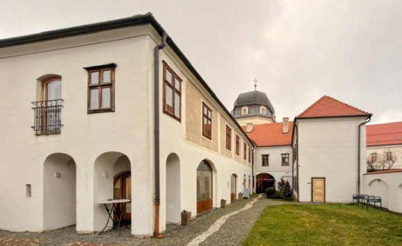 Príbeh Domu hudby vyrozpráva moderná expozícia, pri Smoleniciach vznikne altánok