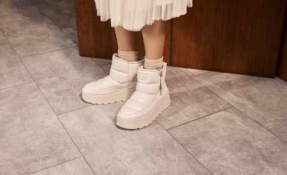 Zimné čižmy, bagandže, snehule a mäkké čižmy: Ktoré sa premočia najrýchlejšie?