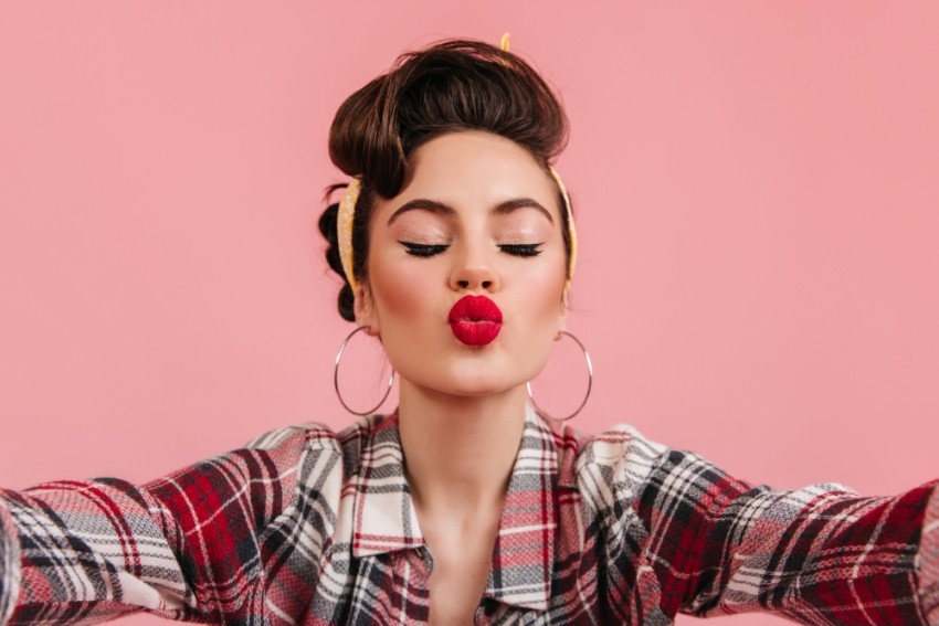 Červený rúž – symbol sebadôvery, odvahy a vlastného postoja