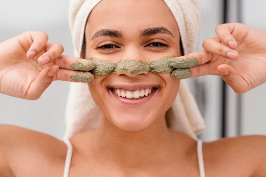 Peelingy z byliniek: Jemná starostlivosť o pokožku prírodnou cestou