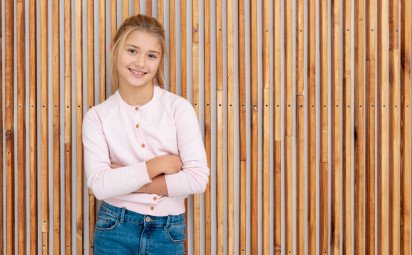 Výhody a nevýhody drevených lamiel na stenu: Oplatí sa investovať?