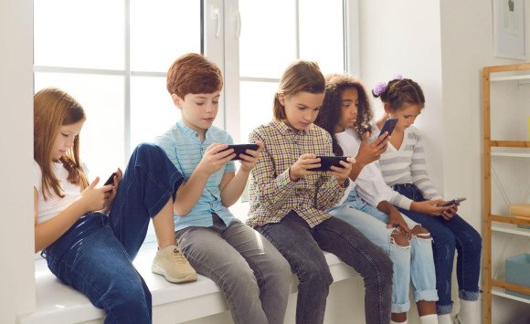 Aplikácia na sledovanie detí: 3 top riešenia pre rodičov