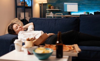 Jete tieto jedlá pred spaním? Svojmu telu vôbec nepomáhate