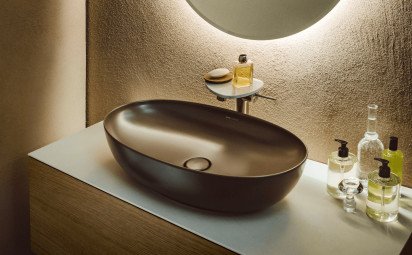 Umývadlá podľa emócií: ako tvary a farby ovplyvňujú pocit z interiéru?