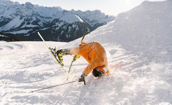 Nehoda na zjazdovke, alebo stratená bunda v bufete? Čo by mal vedieť každý lyžiar