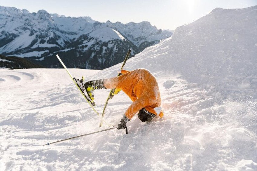Nehoda na zjazdovke, alebo stratená bunda v bufete? Čo by mal vedieť každý lyžiar