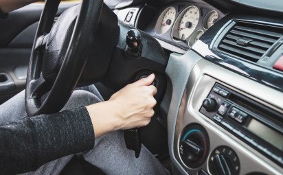 Auto štartuje až na druhýkrát? Čo môže byť hlavným problémom