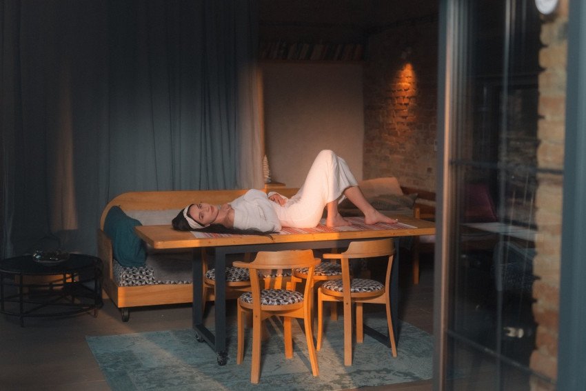 Nová spevácka tvár Caris po úspešnom debute prichádza s novým singlom „Preč“