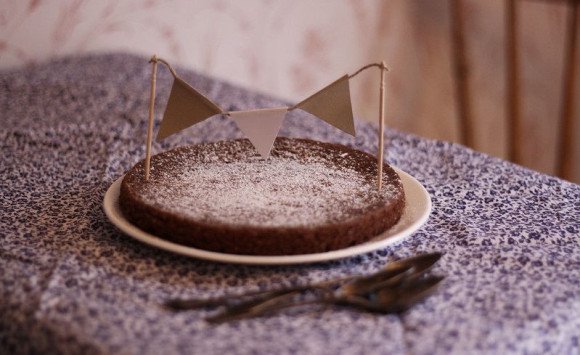 Kladdkaka - jednoduchý švédsky koláč, ktorý pripomína brownies