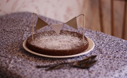 Kladdkaka - jednoduchý švédsky koláč, ktorý pripomína brownies