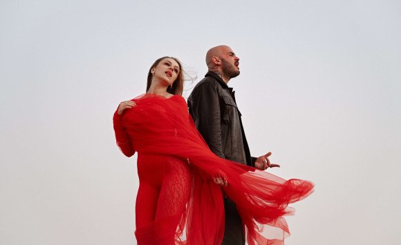 Majself a Nia opäť spojili sily. Novinka “Stále dúfam” prináša silnú emóciu