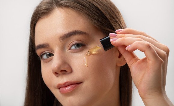 Tajomstvo mladistvej pleti: Prečo je retinol hviezdou anti-age starostlivosti?