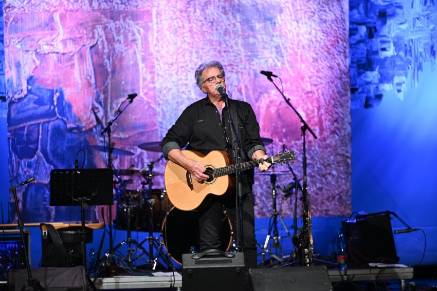 Pavol Hammel vracia „Hráča“ do hry: Legendárna skladba ožíva v novom klipe aj na koncertoch