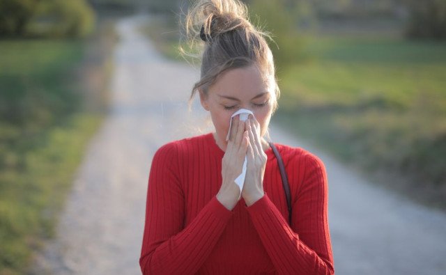 Ako spoznáte, že vás dobehla alergická nádcha?