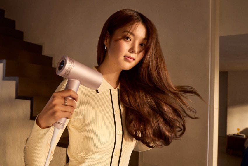 Prečo na jar viac padajú vlasy a ako ich chrániť správnou starostlivosťou