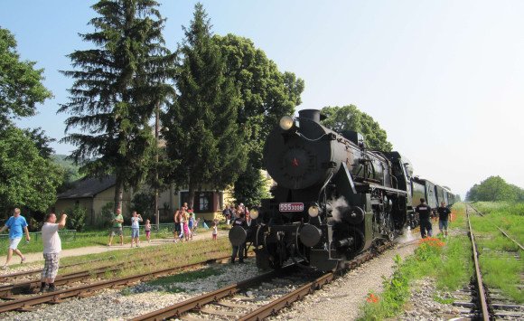 Nitriansky samosprávny kraj pripravuje nostalgické jazdy retrovlakom Radošinka