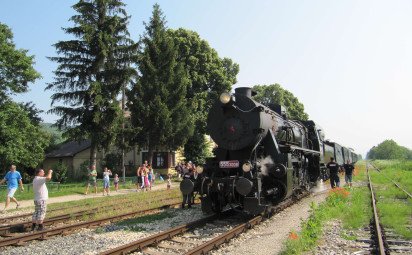 Nitriansky samosprávny kraj pripravuje nostalgické jazdy retrovlakom Radošinka