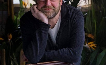 Islandský režisér, slovenská scenáristka a maďarský filmový kritik. Porota Medzinárodnej súťaže hraných filmov