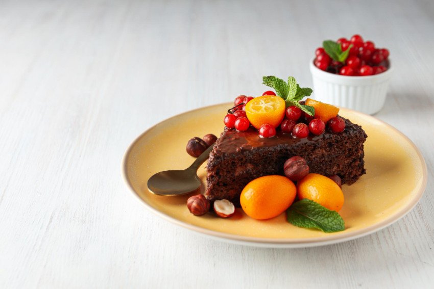 Čokoládové brownie s broskyňami bez múky