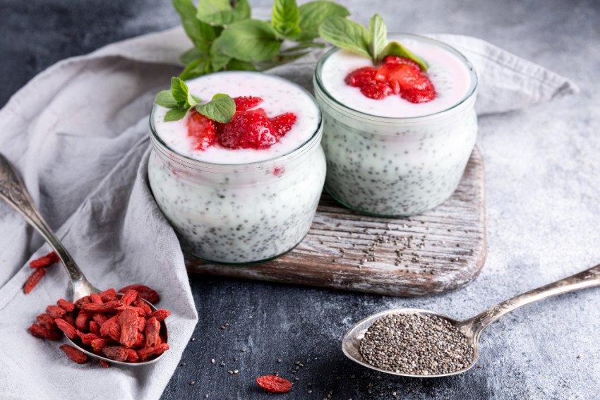 Ovocný chia puding s banánom a goji